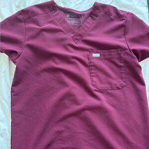 Figs Men's V-Neck Shirt in Deep Maroon